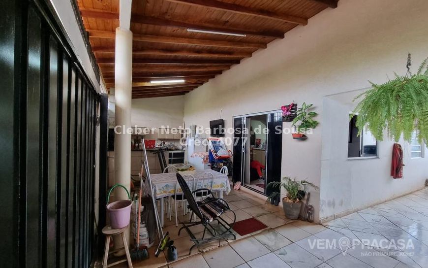 EXCELENTE IMÓVEL COM 04 QUARTOS E VIAS RÁPIDAS ATE O CENTRO!