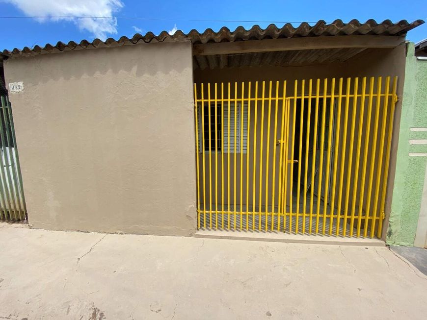 TERRENO COM 3 CASAS INDEPENDENTES