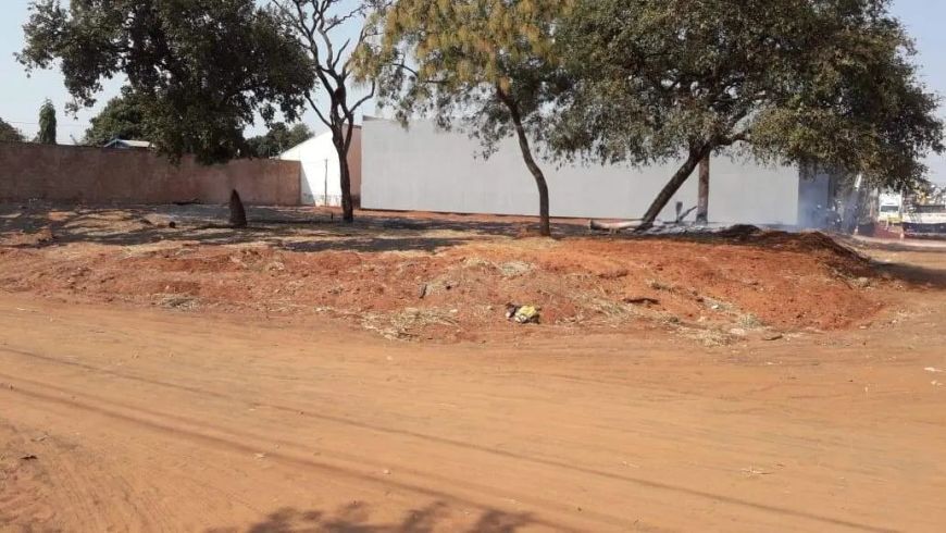 Área a venda excelente para construção de galpões.