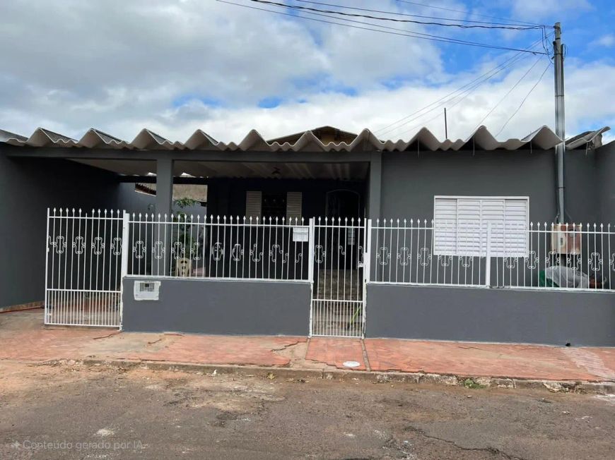 Venda ótima casa com 3 quartos