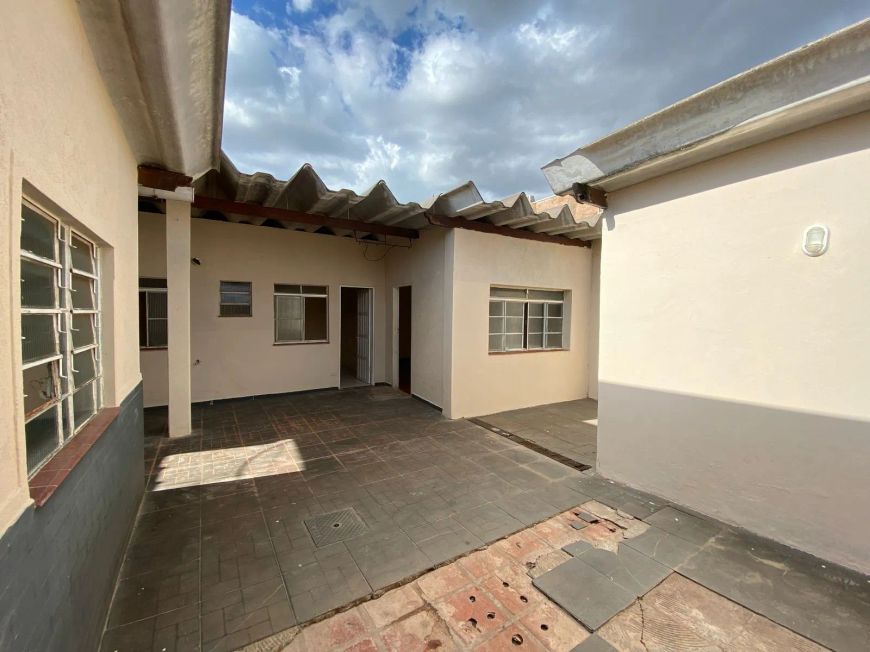 Oportunidade - Casa Vila prox a Julho de Castilho