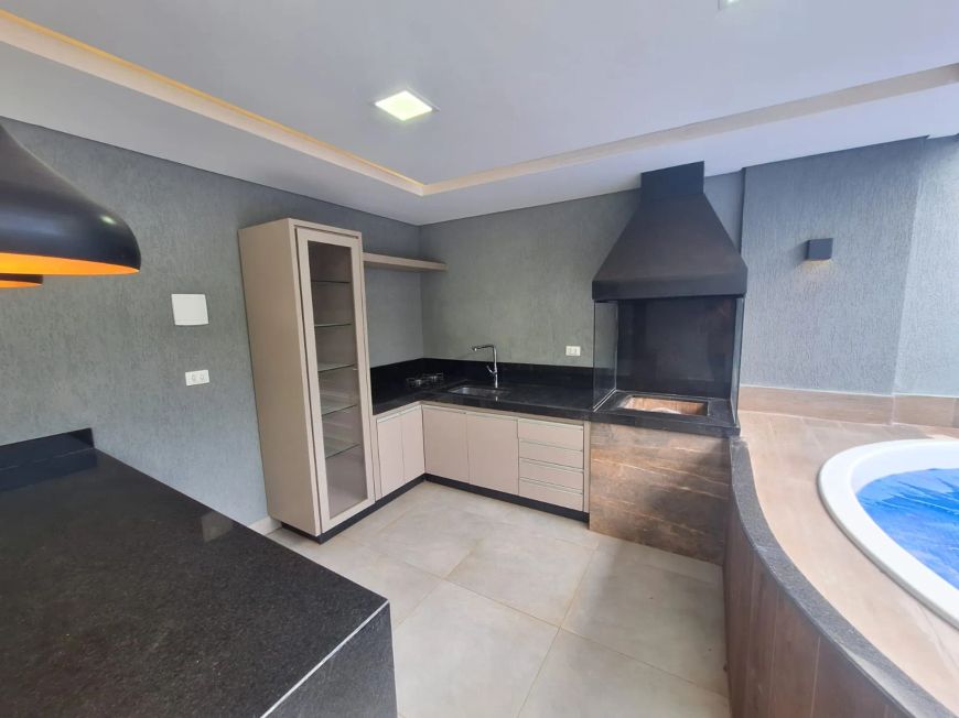 Sobrado para venda com 172 metros quadrados com 4 quartos em Vila Carlota - Campo Grande - MS