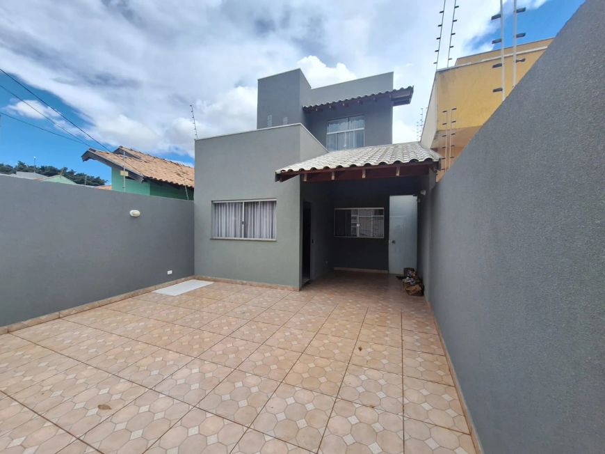 Sobrado para venda com 172 metros quadrados com 4 quartos em Vila Carlota - Campo Grande - MS