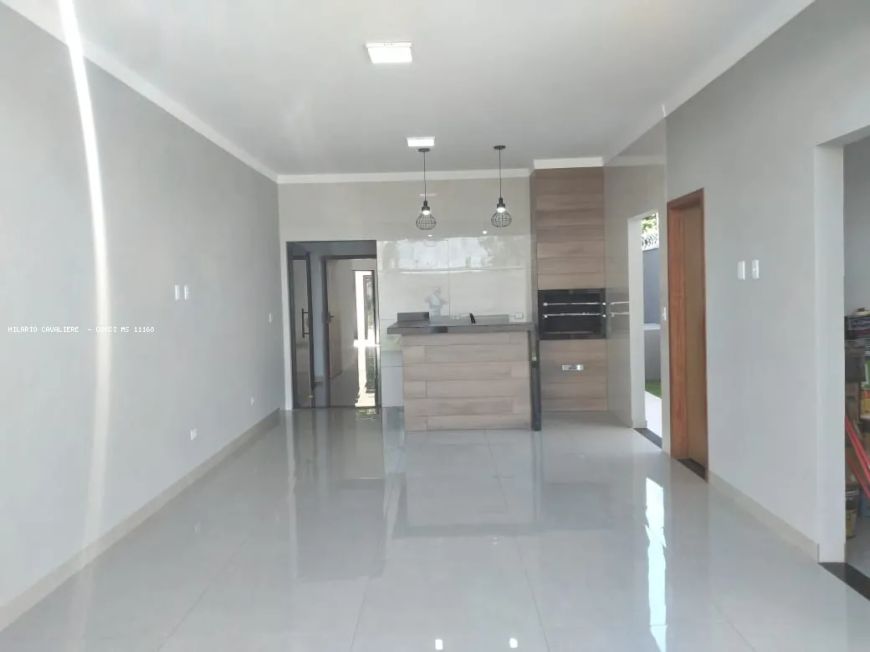 Casa para Venda em Campo Grande, Vila Morumbi, 3 dormitórios, 2 suítes, 4 banheiros, 2 vagas