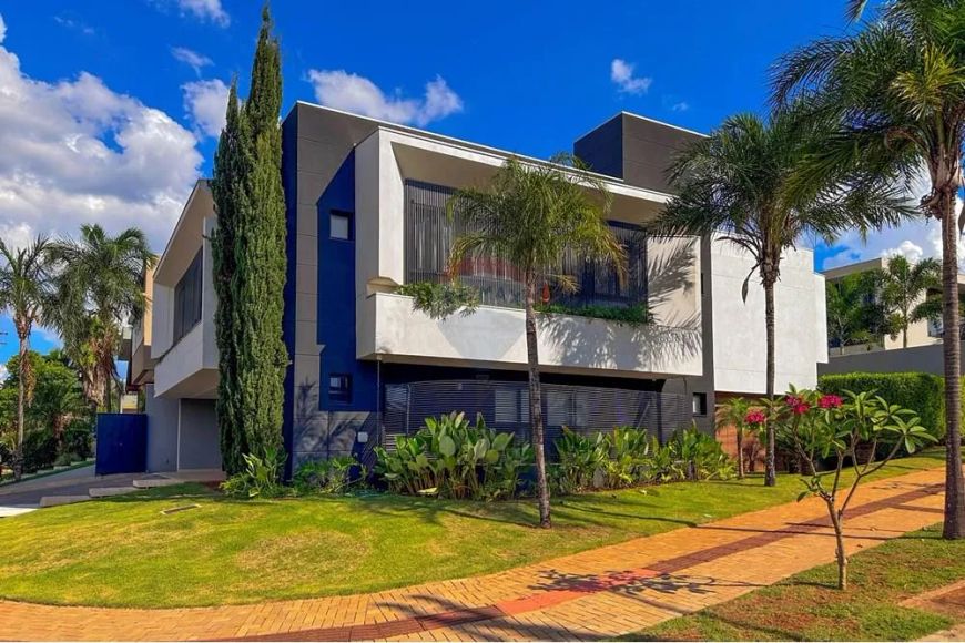 Sobrado a venda no Alphaville com 3 suítes, Apto a financiamento!