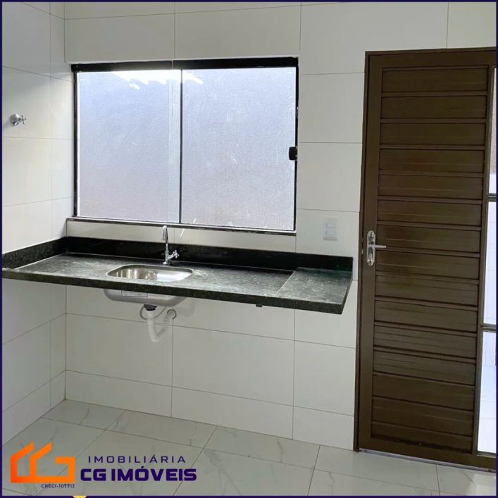 Casa á venda com 2 quartos sendo 1 suíte no Jardim Aeroporto em Campo Grande - MS