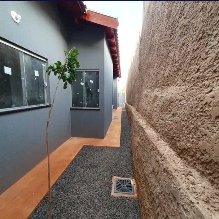 Casa á venda com 2 quartos sendo 1 suíte com 55m² no Residencial Buzios em Campo Grande - MS