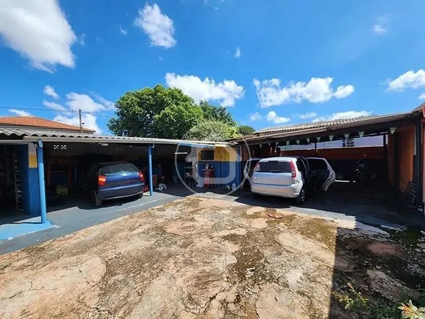 CASAS EM 02 TERRENOS - BOM PARA CONSTRUTORES