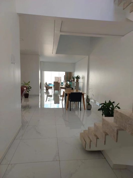 Imóvel para venda possui 289 metros quadrados com 3 quartos em Vila Nascente - Campo Grande - MS