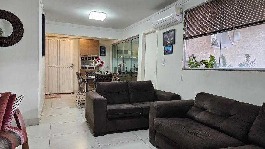 vendo casa com 3 suítes e piscina