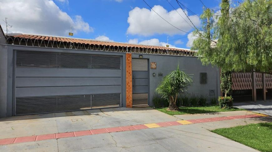 vendo casa com 3 suítes e piscina