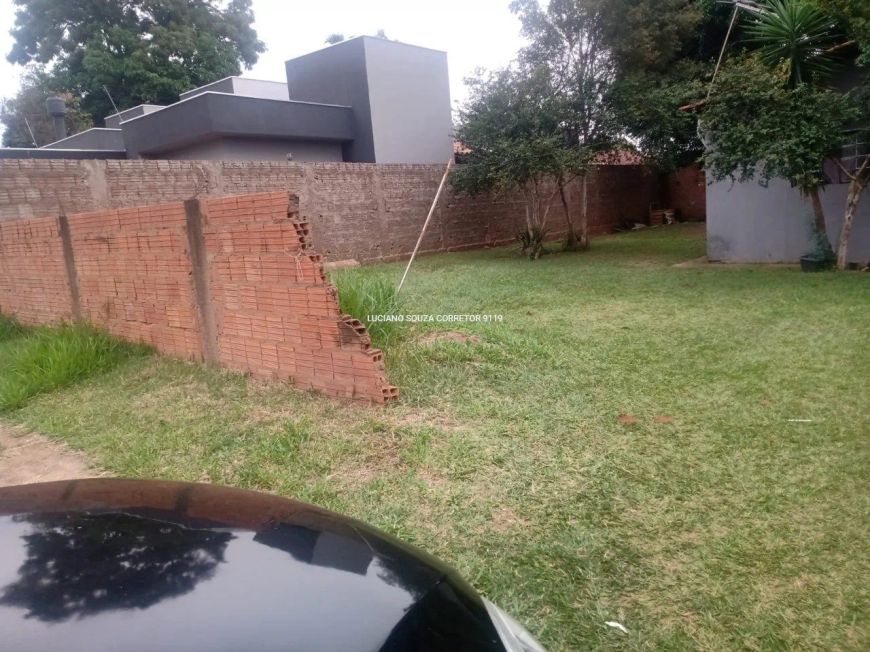 Terreno com 16 metros de frente, ótimo valor!