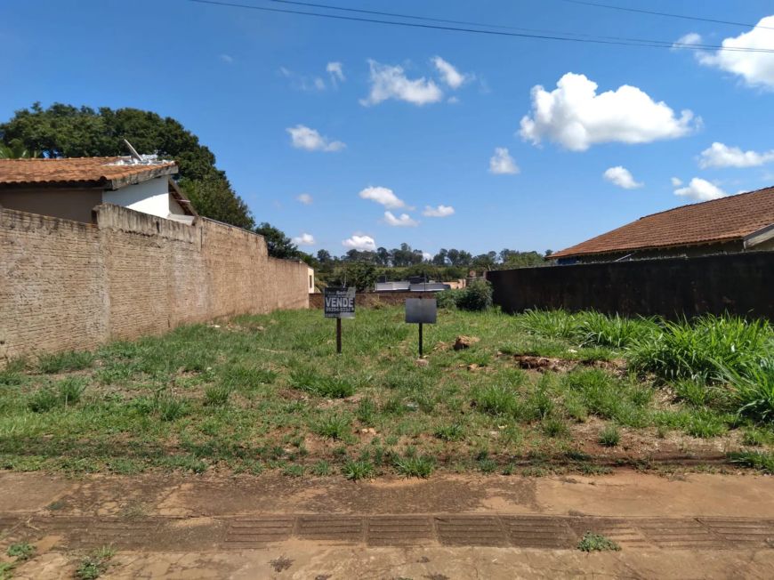Terreno para venda possui 396 metros quadrados em Jardim Colúmbia - Campo Grande - MS