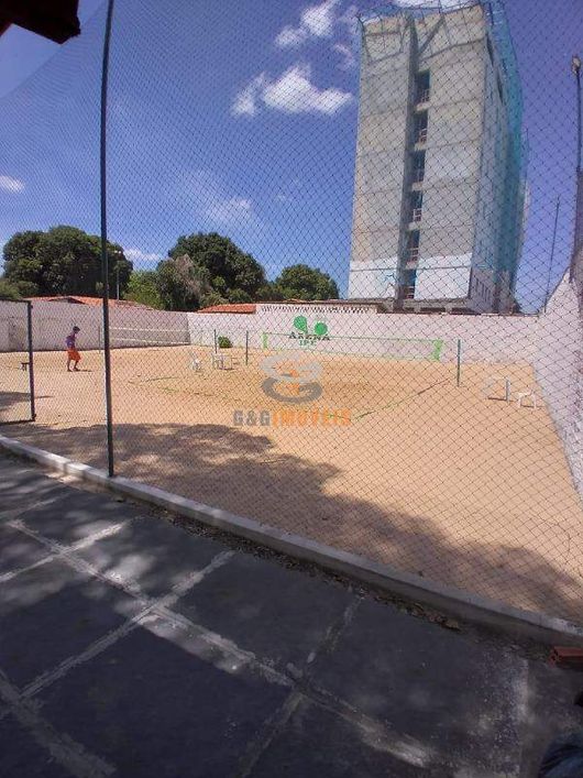 PONTO COMERCIAL NA AVENIDA PRESIDENTE KENNEDY