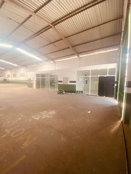 Galpão para alugar, 780 m² por R$ 18.000/mês - Tabuleta