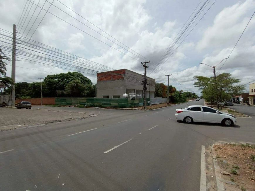 AV. ZEQUINHA FREIRE - BAIRRO: URUGUAI