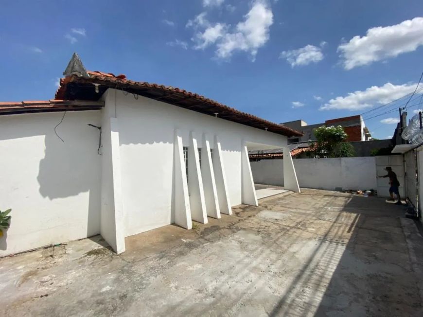 CASA COM 04 QUARTOS DISPÓNÍVEL PARA ALUGUEL- São Cristóvão - Teresina - PI