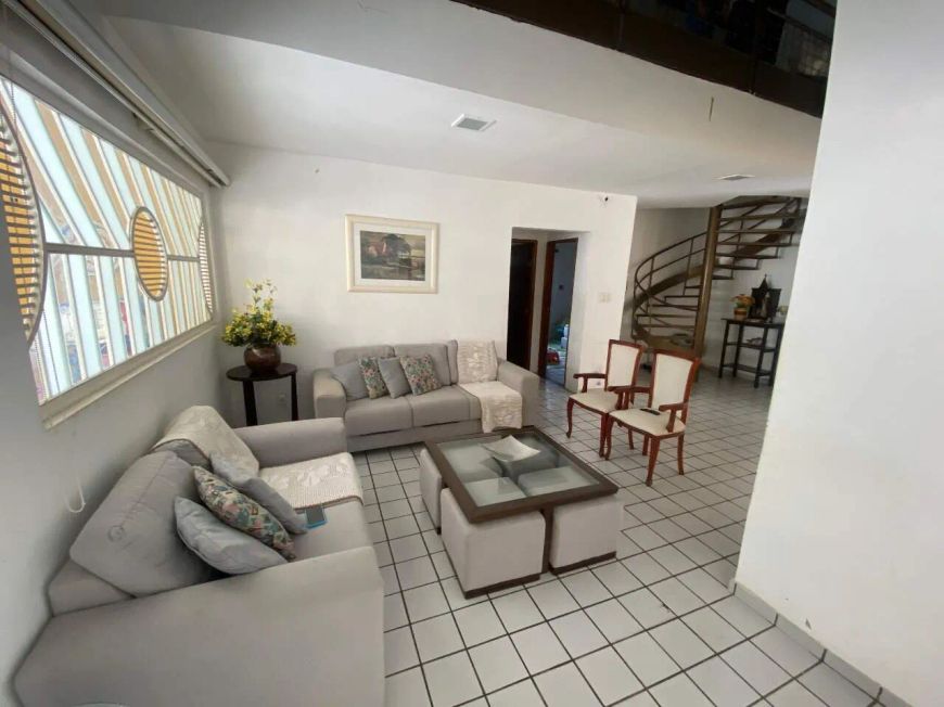 Casa Comercial