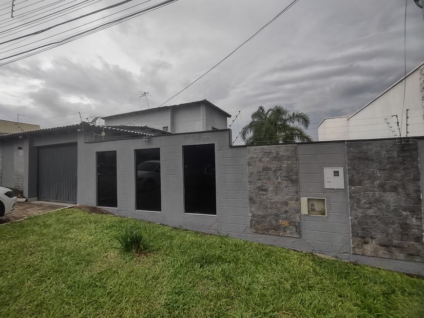 ARNIQUEIRA CONJ 5, CASA 4 QTS, 3 SUITES, ARM PLAN, PISC/CHURR, FINO ACAB, LT 450M, AO LADO PARK WAY.