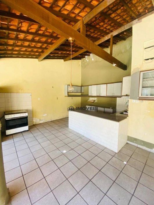 Casa com 6 dormitórios para alugar, 320 m² por R$ 8.000/mês - Jóquei - Teresina/PI