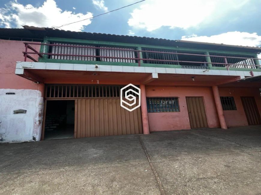 CASA DUPLEX COM PONTOS EXTERNOS NA AV HENRY WALL DE CARVALHO