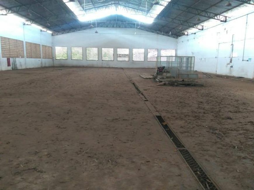 Excelente galpão para industrias e transportadoras, na BR-343, com 2.000 m² !