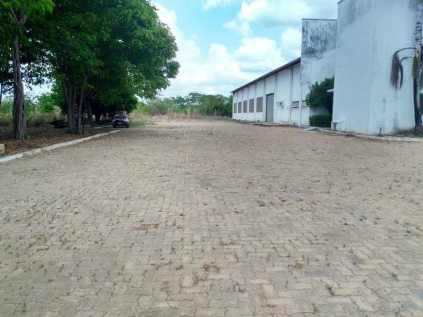 Excelente galpão para industrias e transportadoras, na BR-343, com 2.000 m² !