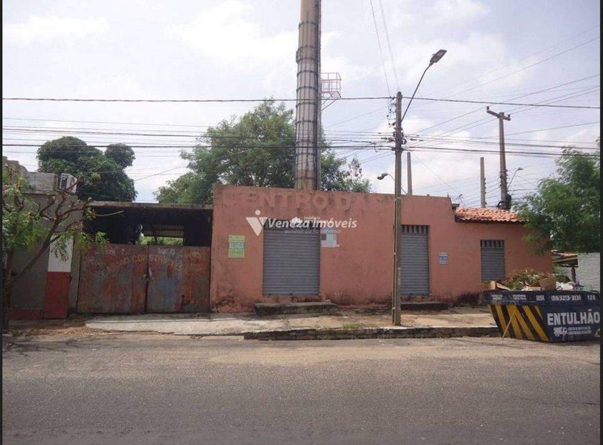 AV. JOSE DOS SANTOS E SILVA - BAIRRO: CENTRO/S