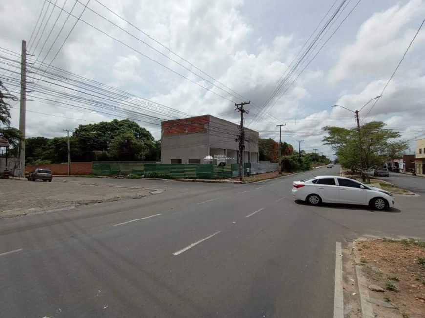 AV. ZEQUINHA FREIRE - BAIRRO: URUGUAI