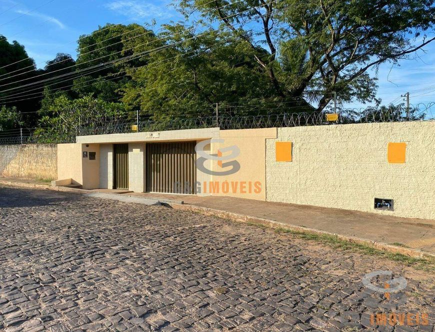 EXCELENTE SITIO E UMA CASA RESIDENCIAL