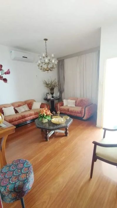 Casa Comercial