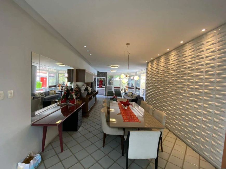 Casa Comercial