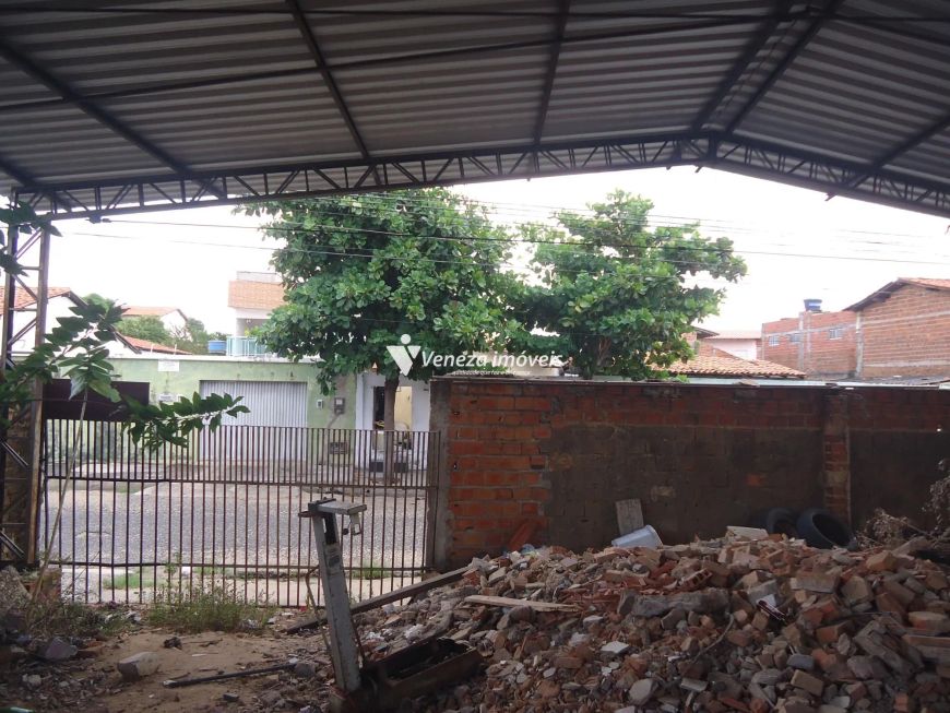 Galpão na Av. José dos Santos e Silva para aluguel