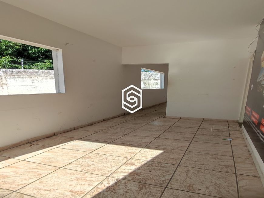 (2907) Ponto comercial/Loja/Box para aluguel possui 118 metros quadrados com 5 quartos