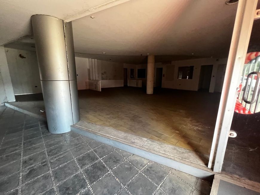 Prédio comercial com 400 metros quadrados na Av Miguel Rosa Bairro Piçarra,