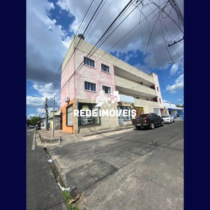 ALUGO PONTO COMERCIAL PRÓXIMO AO BALÃO DO SÃO CRISTÓVÃO E AVENIDAS KENNEDY E JOÃO XXIII.
