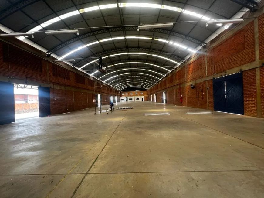 Imóvel para aluguel possui 2327 metros quadrados com 2 quartos em Parque Jacinta - Teresina - PI