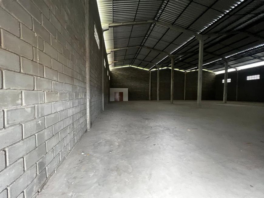 Alugo galpão comercial novo no Bairro Piçarreira zona leste de Teresina, 800 m² e patio