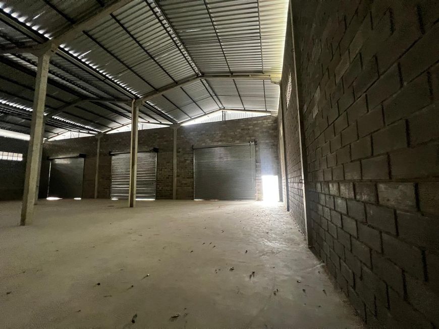 Alugo galpão comercial novo no Bairro Piçarreira zona leste de Teresina, 800 m² e patio