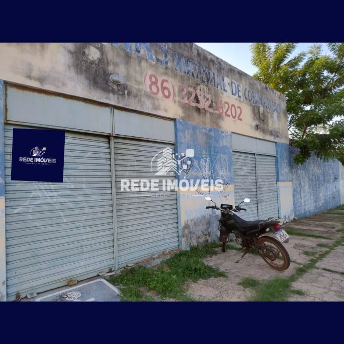 EXCELENTE PONTO COMERCIAL NA AV. ININGA ESQUINA C/ AV. CEL. COSTA ARAÚJO