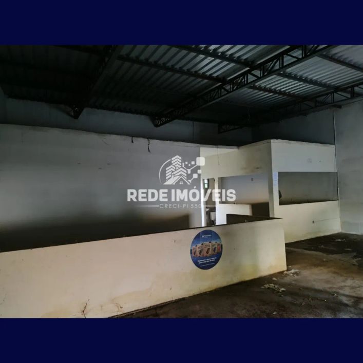 EXCELENTE PONTO COMERCIAL NA AV. ININGA ESQUINA C/ AV. CEL. COSTA ARAÚJO