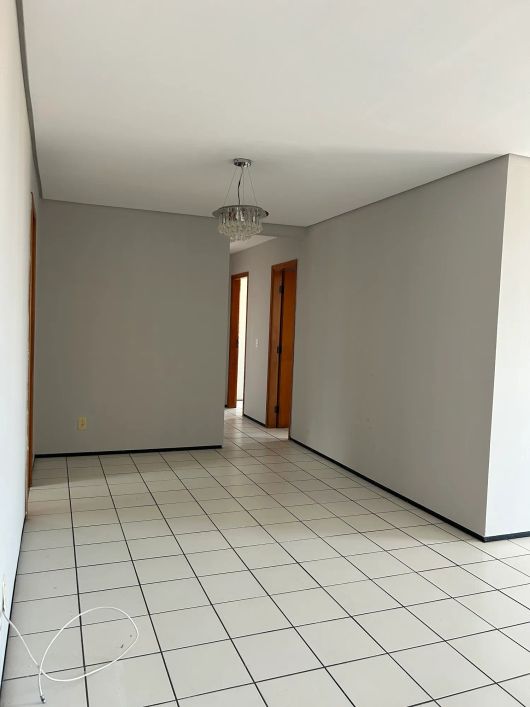 E Apartamento a venda no Joquei com 126 m2