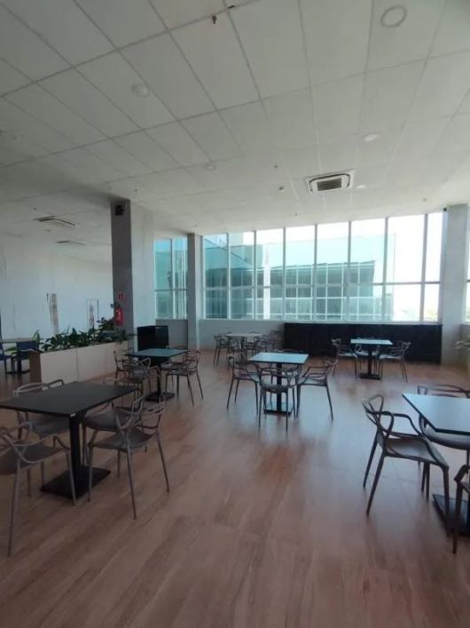 Sala comercial no Diamond Center