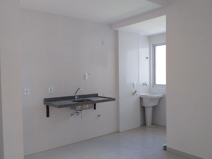 Belo apartamento de 3 quartos, no Ilhotas. - Favor confira a Descrição do imóvel