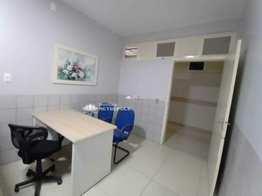 R. PAISSANDU - BAIRRO: CENTRO.