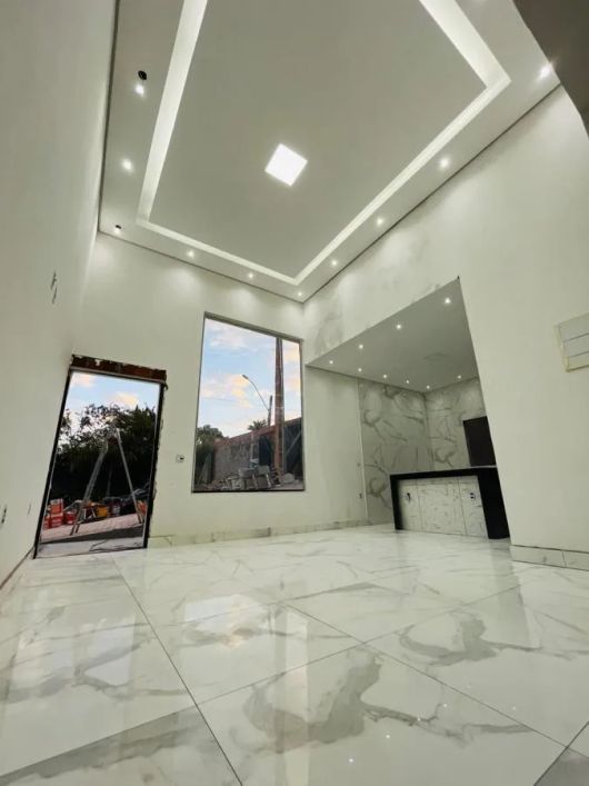 Vendo Excelente casa com 3 suites RUA 1