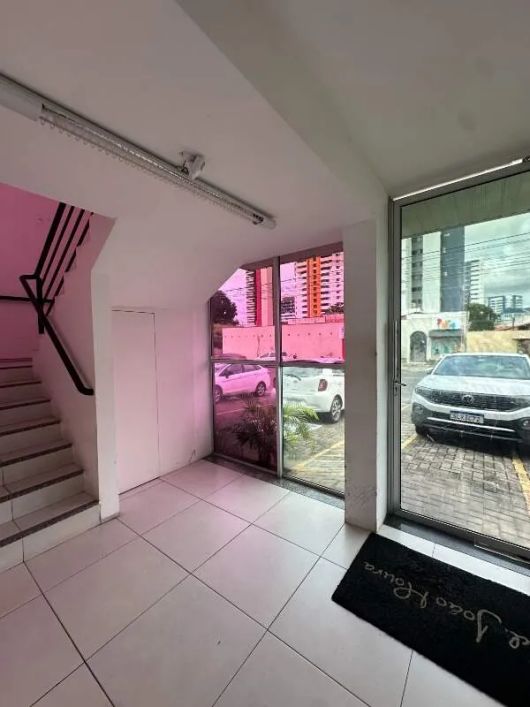 Sala comercial no Ed. João Moura