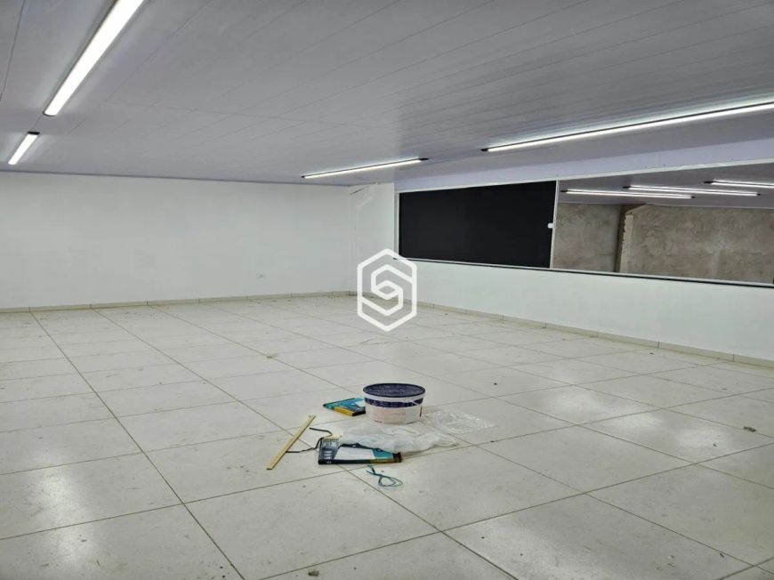 GALPÃO COMERCIAL NO BAIRRO LOURIVAL PARENTE MEDINDO APROXIMADAMENTE 330M²