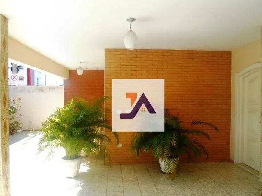 Casa comercial em excelente localização no polo de saúde