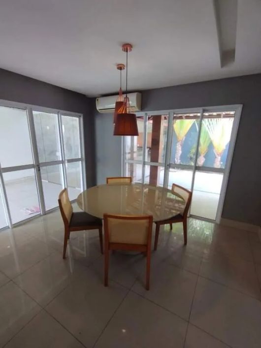 Aluga-se Casa Duplex no Residencial La Vie Suiça